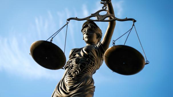 <p>Das inzwischen über 150 Jahre alte belgische Strafgesetzbuch wird reformiert. Der gesamte Prozess, der viele Jahre in Anspruch nahm, wurde jetzt abgeschlossen.</p>