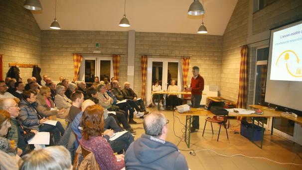 <p>Über 80 Personen fanden sich in Walk ein, sehr zur Freude des Initiators Stany Noël.</p>