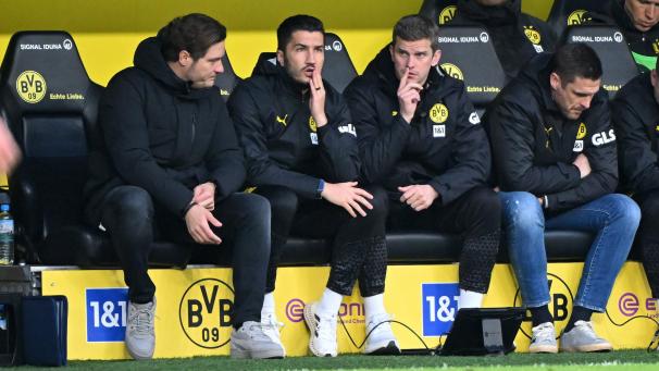 <p>Ratlosigkeit auf der Dortmunder Trainerbank</p>