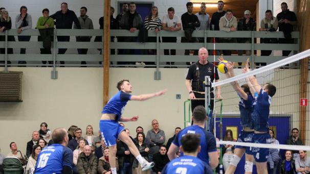 <p>„Man of the Match“: Nathan Frank erzielt den nächsten Punkt für Eupen-Kettenis.</p>