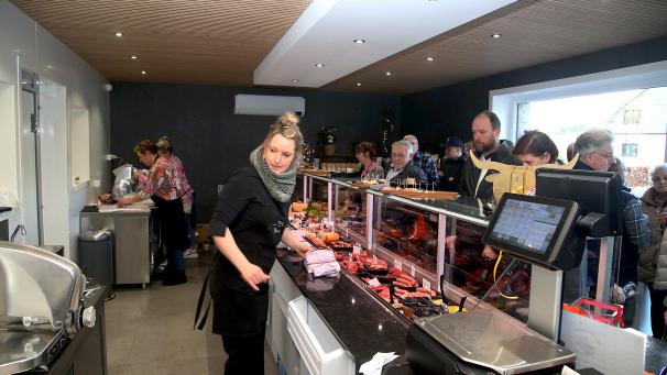 <p>Am Wochenende war der Andrang anlässlich der Eröffnung in den Verkaufsräumen groß.</p>