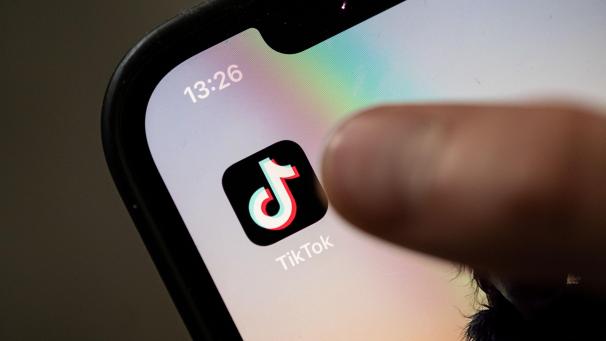 <p>Auf den Social Media Plattformen Instagram und Tiktok sorgt ein neuer Trend für Furore: Mit Hilfe von künstlicher Intelligenz werden Berühmtheiten animiert, dieden Zuschauern Mathematikerklären.</p>