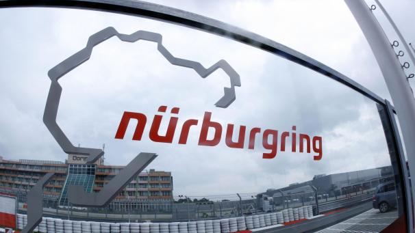 <p>Der Mann soll sich in einem Gebäude am Nürburgring verschanzt haben.</p>
