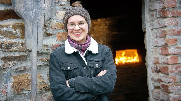 <p>Lena Foeteler denkt das Konzept einer Bäckerei neu. Sie wird nicht nachts, sondern tagsüber arbeiten. Ihr Sortiment werde sich auf wenige Sorten Brot und Baguettes begrenzen. Der Verkauf findet ausschließlich nachmittags und nur an bestimmten Tagen statt.</p>