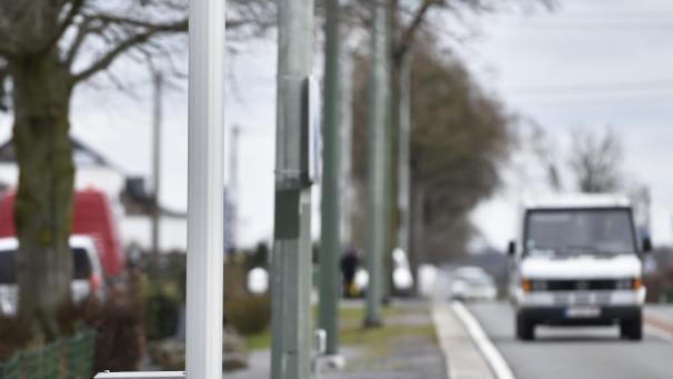 <p>Die aktivste von fünf festen „Blitzern“ auf dem Gebiet der Polizeizone Weser-Göhl ist die Anlage an der Aachener Straße in Kettenis. Bald sollen weitere Standorte hinzu kommen.</p>