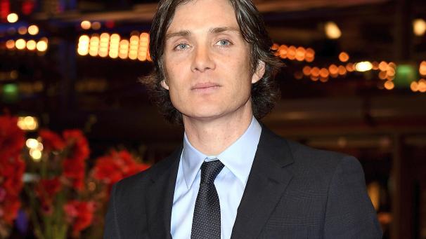 <p>Der Schauspieler Cillian Murphy gilt als sicherer Gewinner bei der 96. Oscar-Verleihung am 10. März. Mit seiner Rolle als der Physiker Robert Oppenheimer, dem Mit-Erfinder der Atombombe, hat der irische Star in der laufenden Preissaison schon zig Trophäen geholt.</p>
