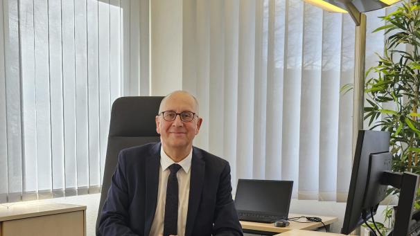 <p>IHK- und AVED-Geschäftsführer Volker Klinges ist mit Blick auf die Konjunkturaussichten eher pessimistisch: „Die derzeitigen Abwärtsrisiken und Konjunktursorgen geben daher für die kommende Zeit kaum Anlass zur Entwarnung.“</p>