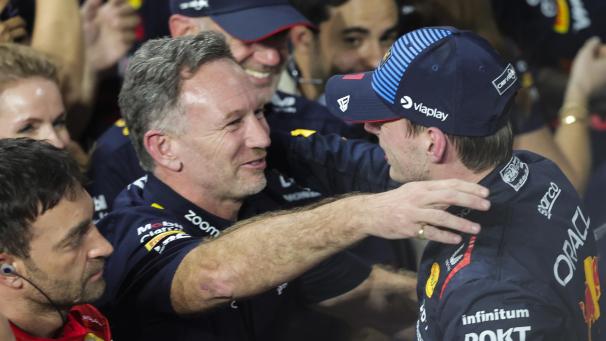 <p>Teamchef Christian Horner gratuliert Max Verstappen zum zweiten Sieg in der noch jungen Saison.</p>