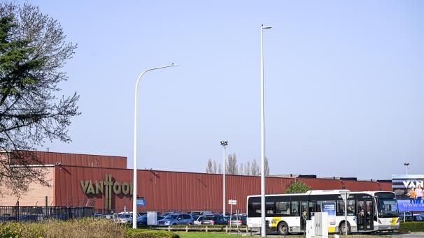 <p>In eine ungewisse Zukunft blickt der belgische Autobusbauer Van Hool. Hunderte Arbeitsplätze sind in Flandern bedroht.</p>