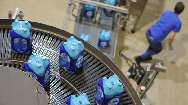 <p>Spa Monopole, das Unternehmen, das für das am meisten getrunkene Mineralwasser in der Region steht, füllt mittlerweile seit einem Jahrhundert Wasser des Landes ab.</p>