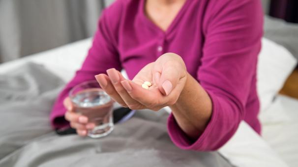 <p>Viele Menschen greifen regelmäßig zu pflanzlichen Nahrungsergänzungsmitteln.</p>