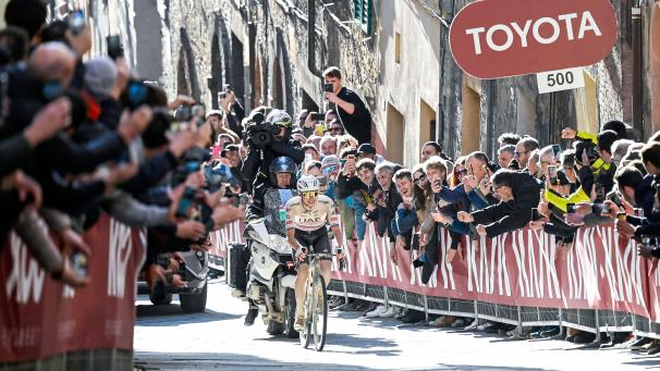 <p>Bei der Strade Bianche zeigte Pogacar eine beeindruckende Leistung.</p>