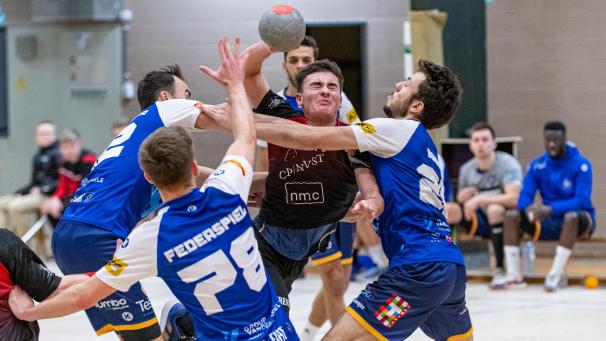 <p>Mit aller Macht will sich Eynatten aus der Abstiegs-Umklammerung befreien.</p>