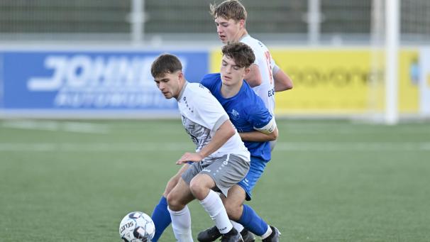 <p>Die Elsenborner Tore durch Aaron Schäfer und Joey Wattler (vorne) kamen in Spa zu spät.</p>