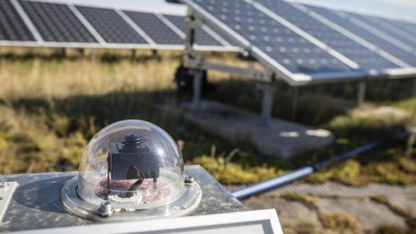 <p>Zu den Maßnahmen gehört auch die Installation von Fotovoltaik-Anlagen.</p>