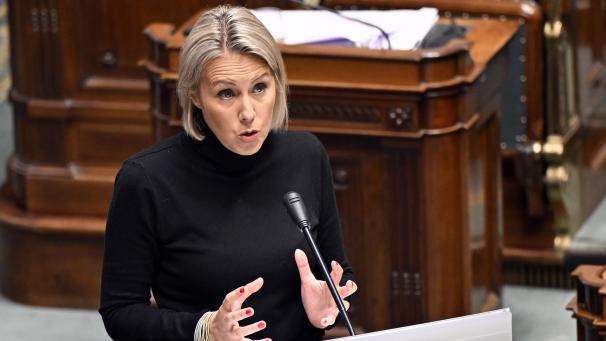 <p>Verteidigungsministerin Ludivine Dedonder (PS) steht erneut in der Kritik.</p>