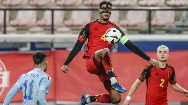 <p>Koni De Winter als „Maskenmann“ in der U21.</p>