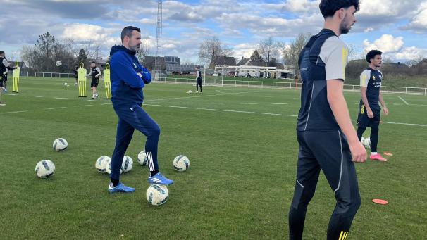 <p>Kristoffer Andersen (im Bild) und Nicolas Collubry leiteten das Training am Dienstag.</p>