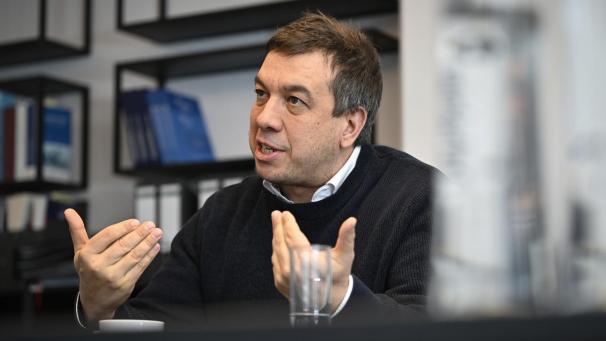 <p>Stephan Förster ist seit dem 1. April 2022 Generalsekretär des Ministeriums. „Das Besondere an meiner Aufgabe ist die unglaubliche thematische Vielfalt. Das macht es extrem spannend. Langeweile ist das Einzige, das es hier nicht gibt“, sagt er.</p>