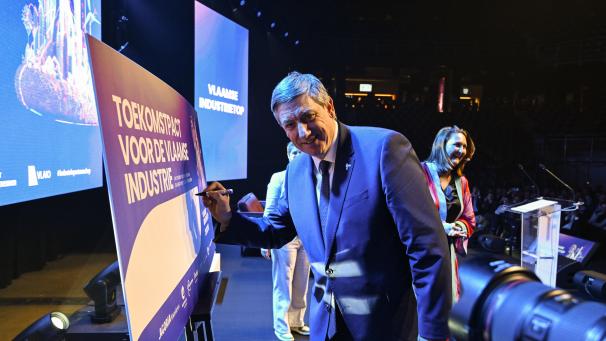 <p>Mit der FTI wollen wir unsere Technologie und die darin enthaltenen Innovationen der Öffentlichkeit zeigen, damit junge Menschen sich davon inspirieren lassen und Unternehmen sich präsentieren können,erklärte der flämische Ministerpräsident Jan Jambon.</p>