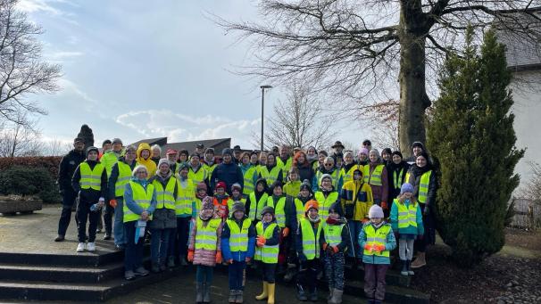 <p>In Büllingen waren insgesamt 150 Helfer unterwegs, darunter sehr viele Kinder.</p>