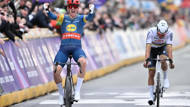 <p>Mads Pedersen ließ am Sonntag den Weltmeister hinter sich.</p>