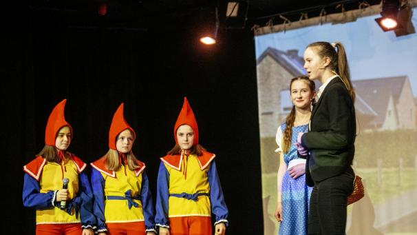 <p>Beim Bunten Abend kommt „Dorothee“ aus dem „Zauberer von Oz“ nicht aus Kansas, sondern aus Eupen.</p>