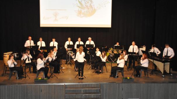 <p>Auf der Bühne standen die Gastgeber aus Mürringen...</p>