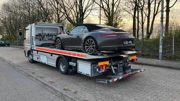 <p>Der Raser war mit diesem Auto in Kornelimünster unterwegs.</p>