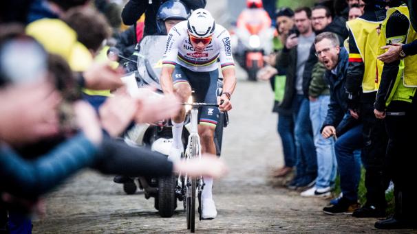 <p>Mathieu van der Poel geht als einer der Topfavoriten in die Flandern-Rundfahrt.</p>