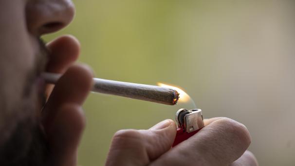 <p>Kiffen wird auch in NRW legal: Was gilt?</p>