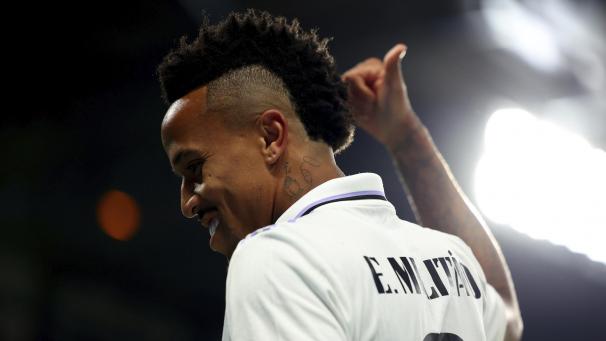 <p>Daumen nach oben: Eder Militão steht bei Real Madrid vor einem Comeback.</p>