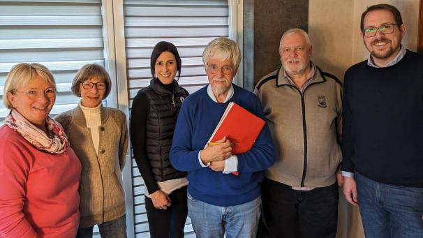 <p>Ein Schnappschuss nach dem Austausch: (V.l.n.r) Patricia Creutz-Vilvoye (CSP), Gaby Jost (HOB), Marina Schwall (CSP), Peter Schlembach (HOB), Marc Dürnholz (BHW) und Jérôme Franssen (CSP).</p>