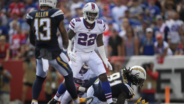 <p>Vontae Davis (Bildmitte) in Aktion</p>