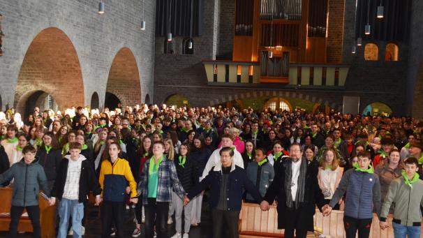 <p>Beim Aussendungsgottesdienst war die St.Vither Pfarrkirche am Donnerstagnachmittag bis auf den letzten Platz gefüllt.</p>