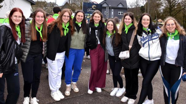 <p>Die ostbelgischen Ministrantinnen und Ministranten starteten voller Freude in das Abenteuer ihrer Romreise.</p>