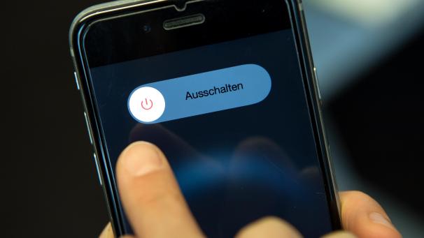 <p>Auch mal das Handy ausschalten: Viele Unternehmen haben beim Recht auf Unerreichbarkeit noch Aufholbedarf.</p>