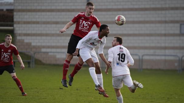 <p>Recht und Honsfeld trennten sich unentschieden, ein Ergebnis, das niemanden zufriedenstellte.</p>