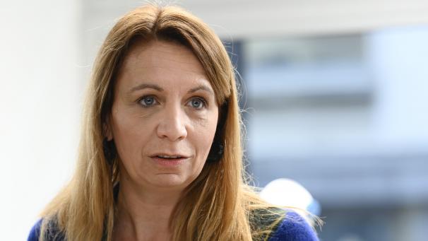 <p>Die Staatssekretärin Ans Persoons betont die Wichtigkeit eines florienden Außenhandels.</p>