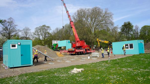 <p>Insgesamt werden 16 Container aufgestellt.</p>