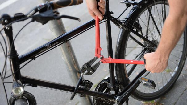 <p>Wegen Einbruch und Fahrraddiebstählen wurden drei Männer zu Haft- und Geldstrafen verurteilt.</p>