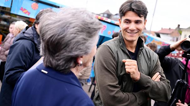 <p>Conner Rousseau startete am Donnerstag in seiner Heimatstadt St.-Niklaas in den Wahlkampf.</p>