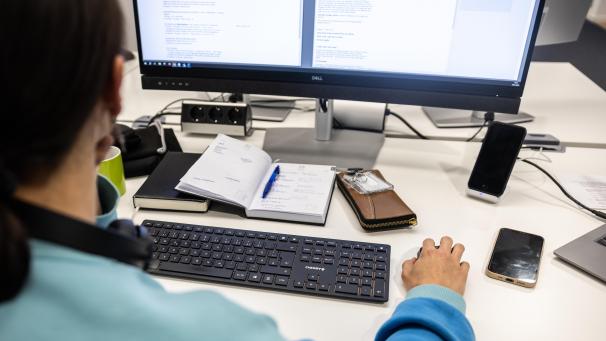 <p>Angestellte sind regelmäßiger von Kurzarbeit betroffen, was eine deutliche Veränderung zum bisherigen Trend darstellt.</p>