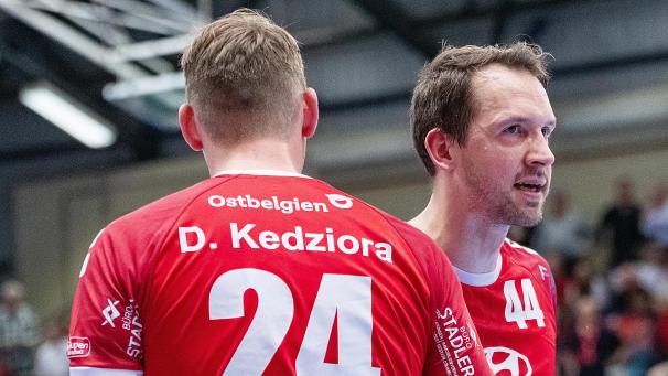 <p>Damian und Bartosz Kedziora treffen zum Endrunden-Auftakt auf ihren Ex-Klub.</p>