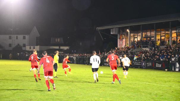 <p>Das Hinspiel in St.Vith zog über 500 Zuschauer an.</p>