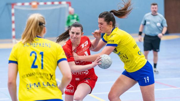 <p>Eupen (Katerina Matzaris am Ball) kassierte in eigener Halle eine möglicherweise entscheidende Niederlage.</p>