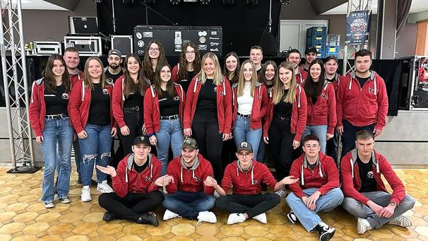 <p>Gruppenbild mit Damen: Im JGV Crombach-Weisten können Mädchen seit dem vergangenen Jahr auch im Vorstand aktiv sein. «Dabei» waren sie schon länger.</p>