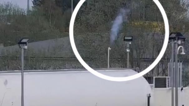 <p>Über ein Überdruckventil ist der Stickstoff aus dem Tank entwichen.</p>