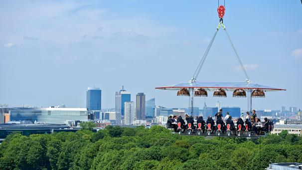 <p>Dinner in the sky: Kulinarische Attraktion in luftiger Höhe</p>