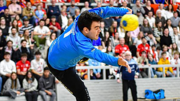 <p>Zum Teil spektakulär unterwegs: Eupens Torhüter Brian Dormann.</p>